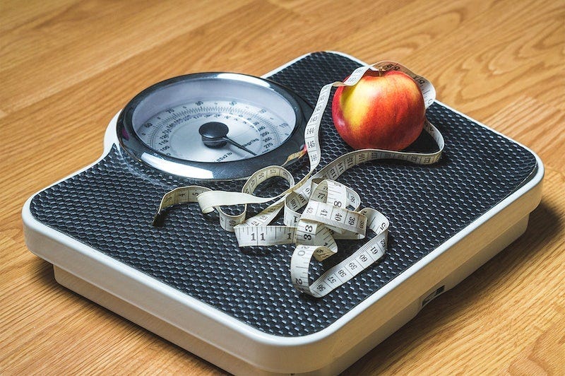 Comparison between intermittent fasting and calorie restriction for weight loss