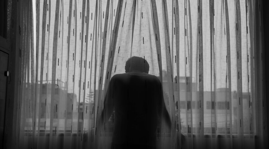 common signs and symptoms of depression including fatigue and emotional numbness